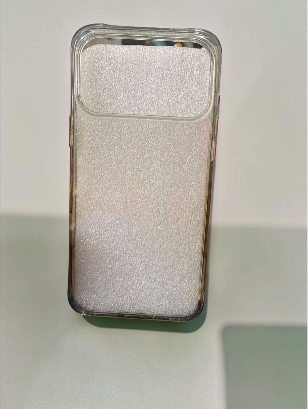 iPhone 18 Pro Max Clear Protective Phone Case – Used